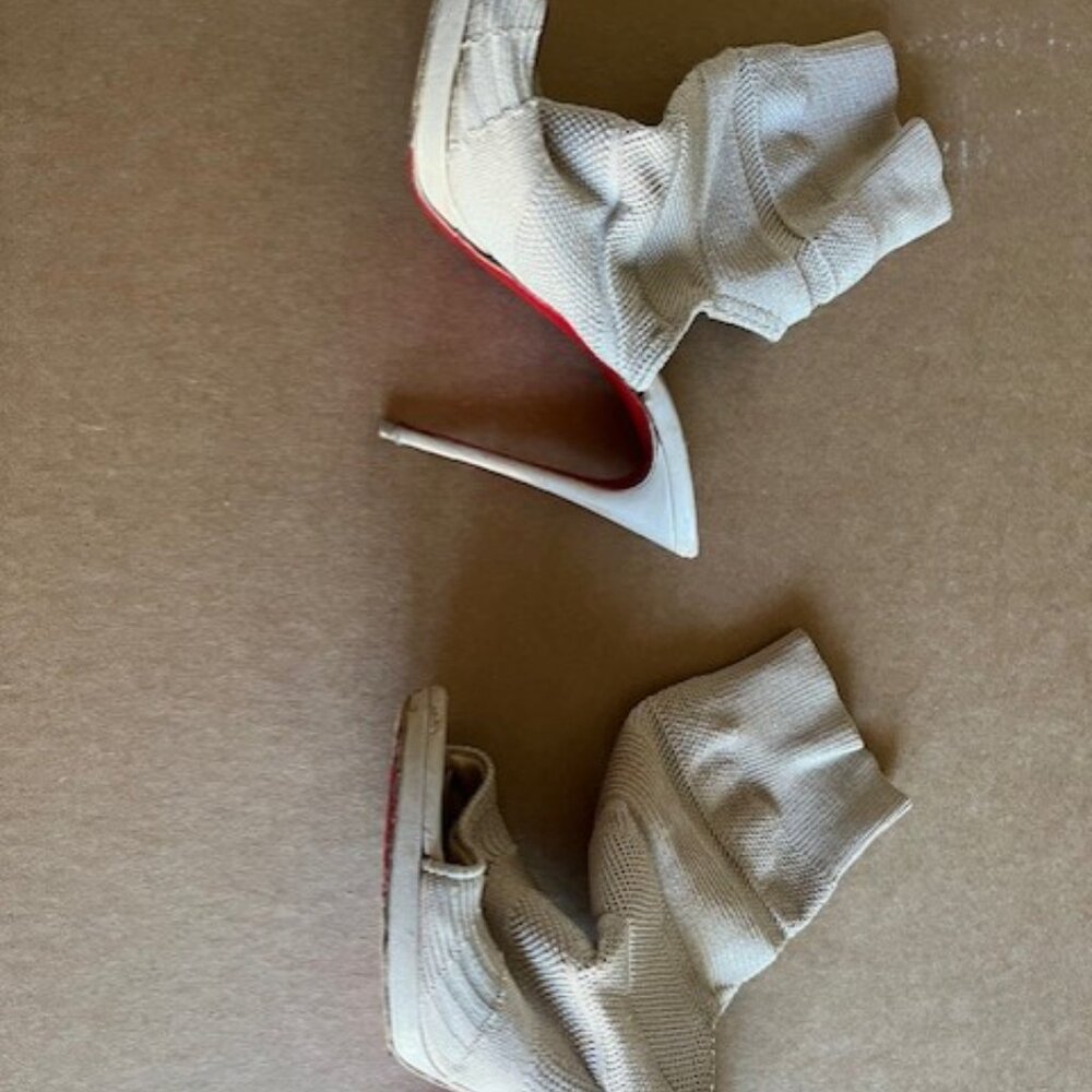 CHRISTIAN LOUBOUTIN Maille Tricot Nappa Cheminene 120 Sock Ankle Boots 37  Beige